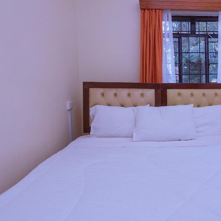 Chak Guesthouse & Conference Center Nairobi Exteriör bild
