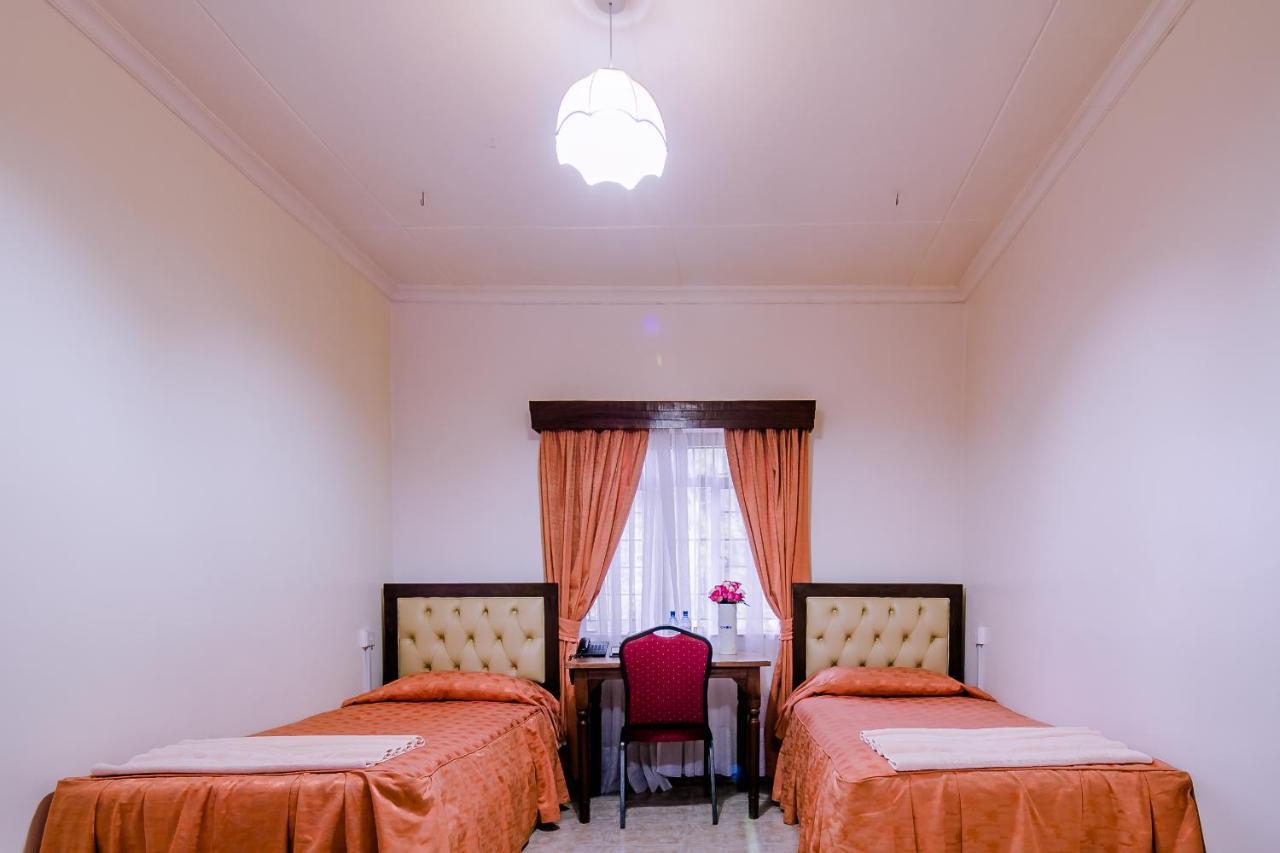 Chak Guesthouse & Conference Center Nairobi Exteriör bild