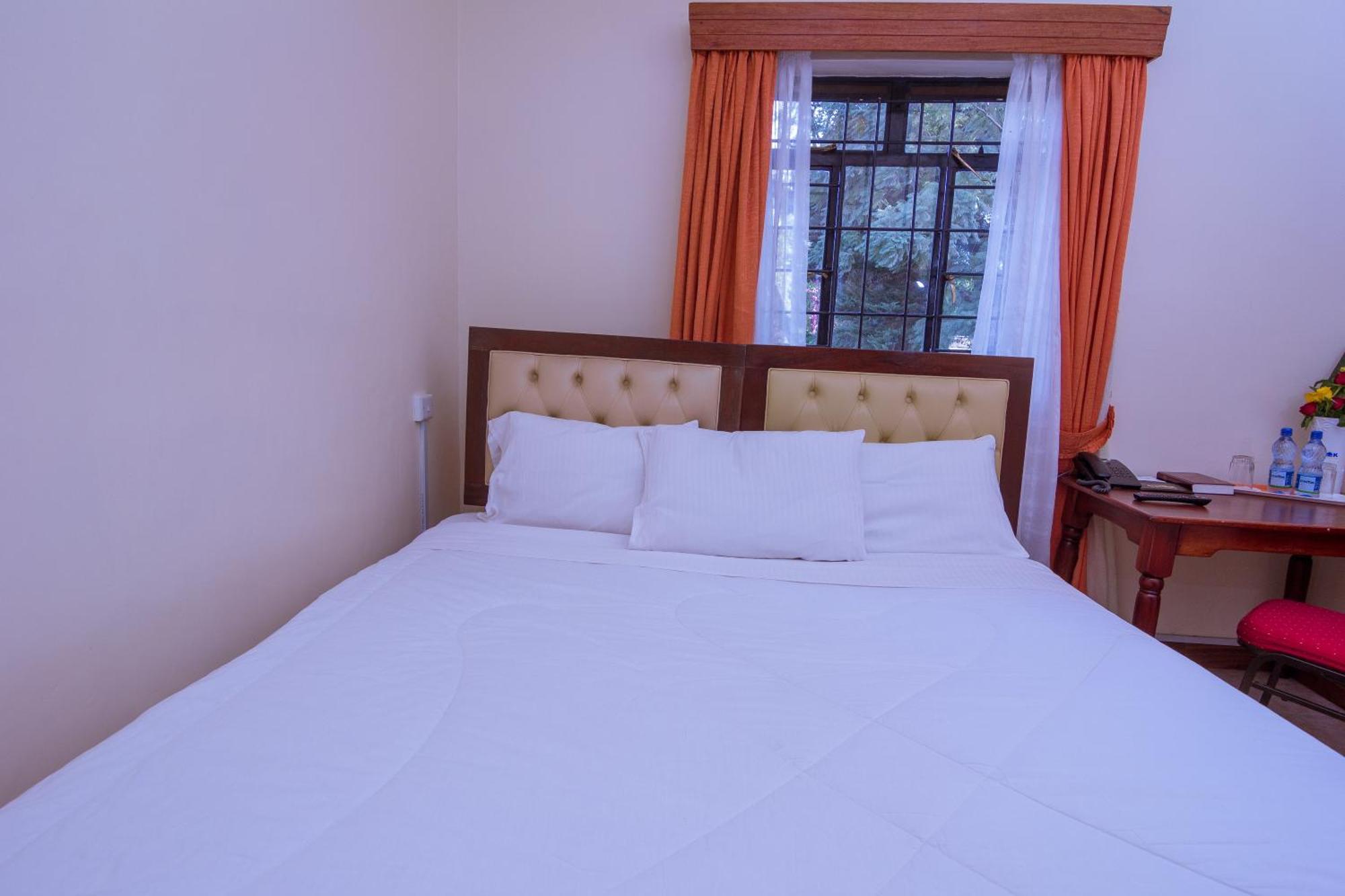 Chak Guesthouse & Conference Center Nairobi Exteriör bild