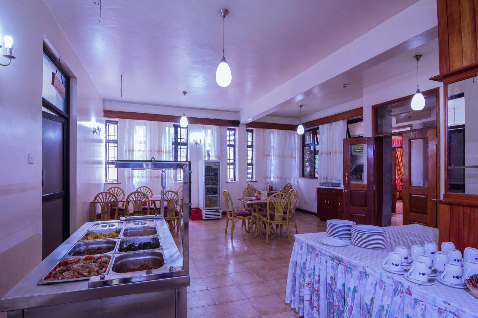 Chak Guesthouse & Conference Center Nairobi Exteriör bild