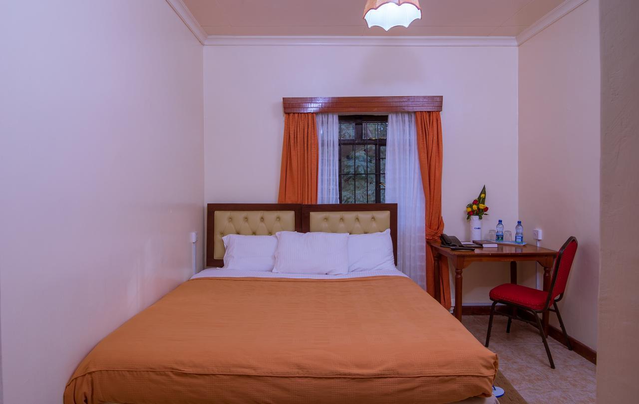 Chak Guesthouse & Conference Center Nairobi Exteriör bild