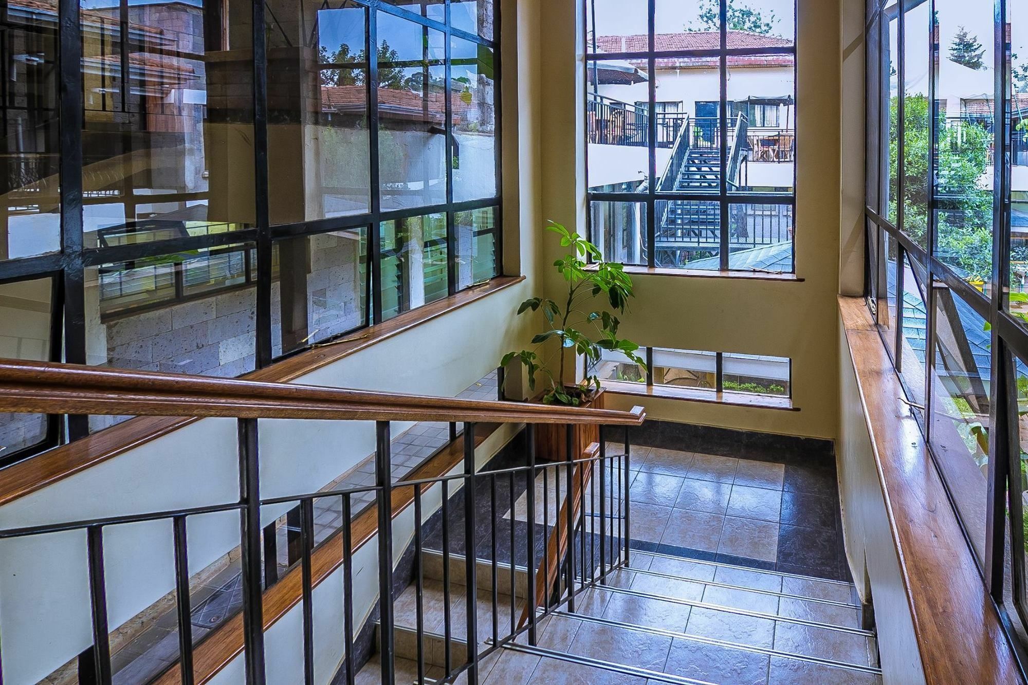 Chak Guesthouse & Conference Center Nairobi Exteriör bild